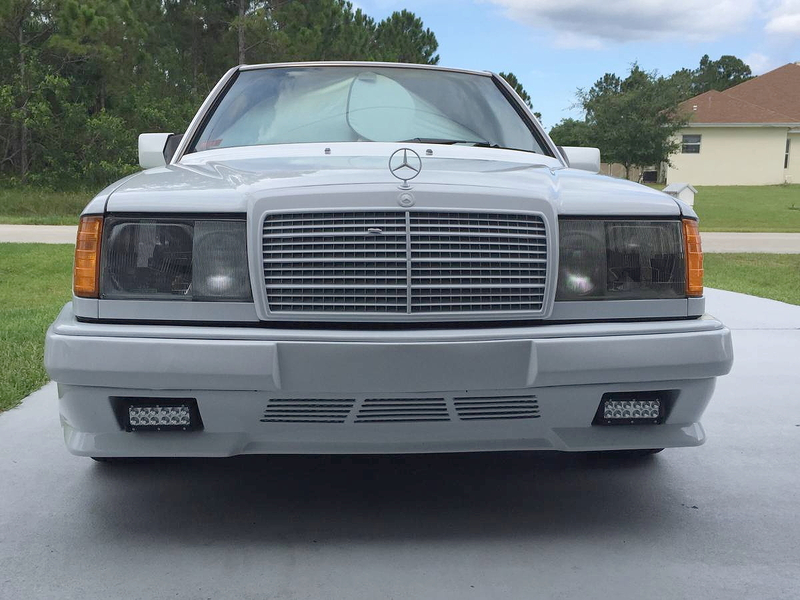 Illustration for article titled At $4,500, Could This High-Mileage 1992 Mercedes 300D Still Be A Highly Sought After Deal?